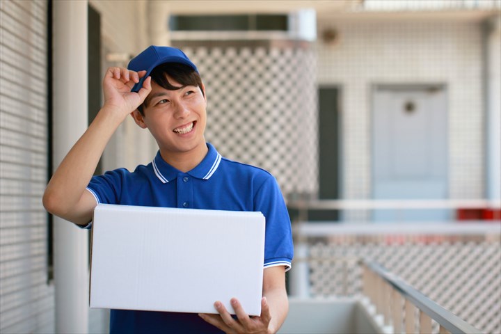 《横浜市港南区》週払いOK・1.5ｔ～2ｔ車での食品などの個宅配送ドライバー！（Web面接OK・高時給）