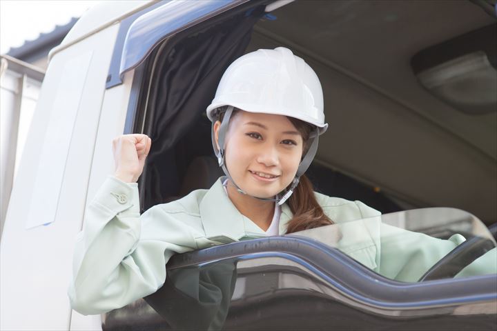 《富士市》週払いOK・2ｔ車での企業向け一般貨物の集配ドライバー！（高収入・曜日固定休み）