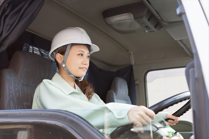 《本庄市》週払いOK・4ｔ車での木材の配送ドライバー！（高時給・土日祝休み）