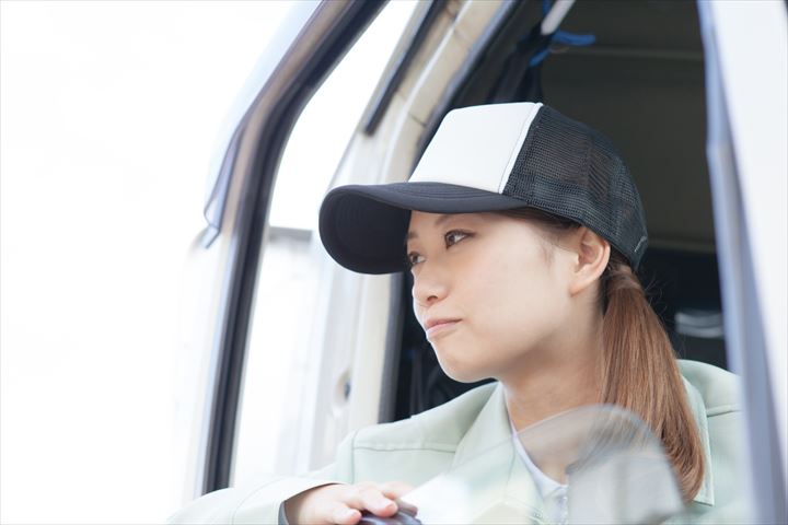 《綾部市》週払いOK・2ｔ～大型車での車両の陸送ドライバー！（Web面接OK・運転中心）