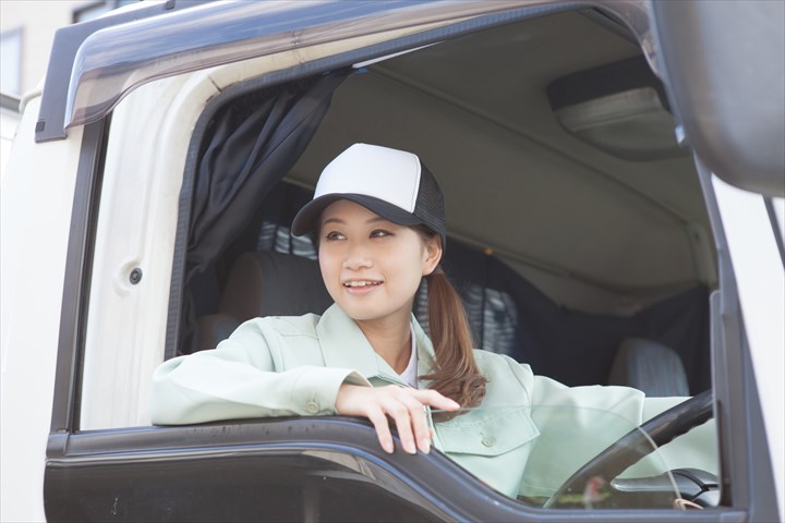 《守口市》週払いOK・大型車でのチルド食品のセンター間配送ドライバー！（Web面接OK・週休2日）