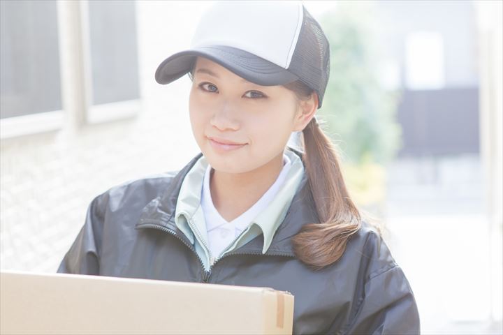 《港区》週払いOK・電動自転車での企業向け書類の集配スタッフ！（高収入・土日祝休み）