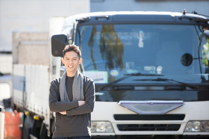 《立川市》週払いOK・3ｔ車での建築現場への建築資材の配送ドライバー！（Web面接OK・週休2日）