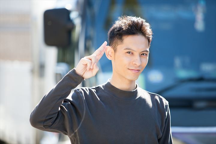 《豊中市》週払いOK・2ｔ車での工務店や現場への住宅設備の配送ドライバ―！（Web面接OK・土日祝休み）