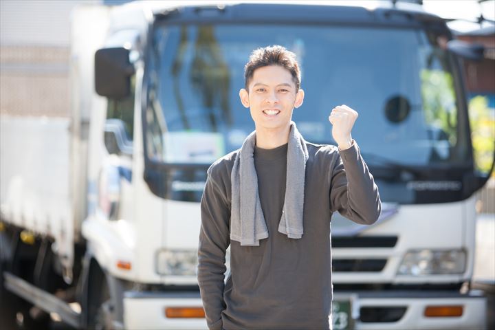 《磯城郡田原本町》週払いOK・1BOX～2ｔ平車でのタイヤの店舗配送ドライバー！（Web面接OK・AT限定OK）