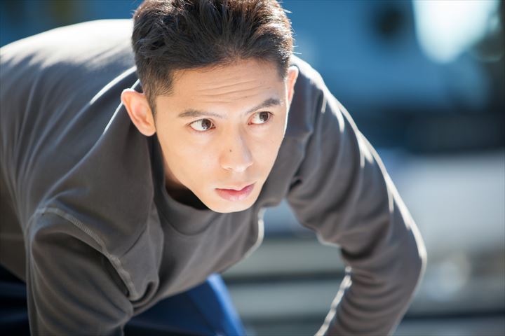 《足立区》週払いOK・普通車での空調機器などの倉庫や現場への配送ドライバー！（Web面接OK・高収入）