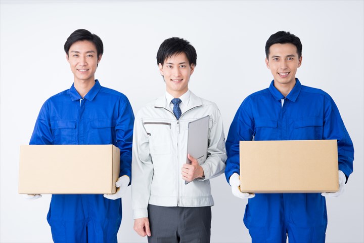 《大田区》週払いOK・2ｔ車での市場間の生鮮食品の運搬ドライバー！（Web面接OK・AT限定OK）