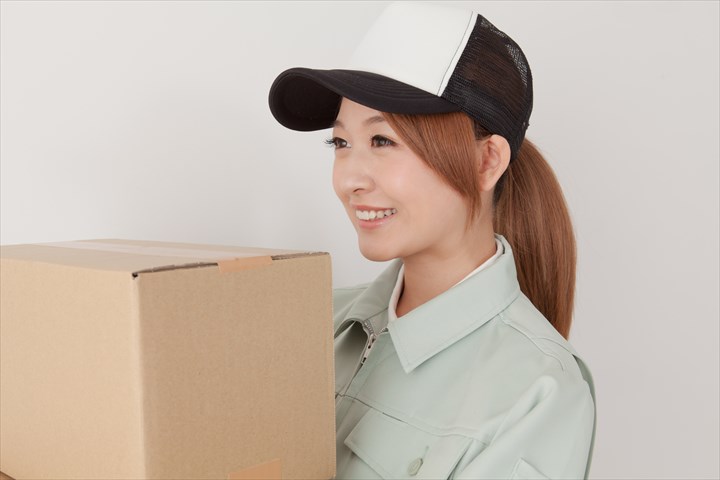 《江東区》週払いOK・普通車での飲食店や施設への食品の配送ドライバー！（土日祝休み・シニアOK）