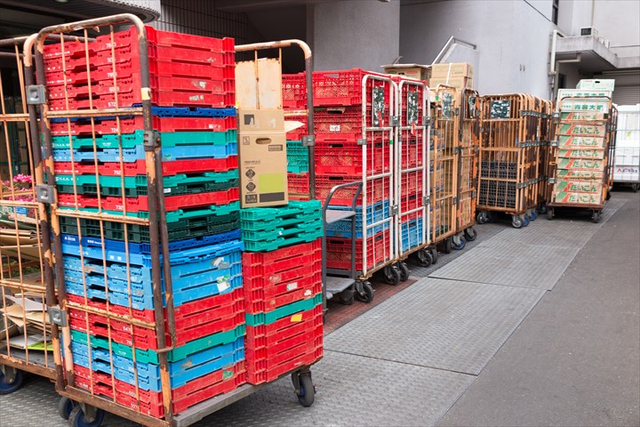 《八千代市》週払いOK・3ｔ車での飲食店への三温帯食品や雑貨の配送ドライバー！（高収入・夜勤）