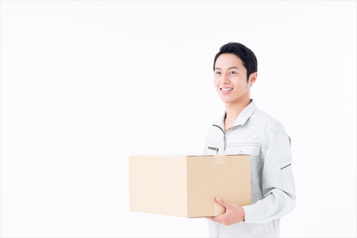 《さいたま市緑区》週払いOK・4ｔ車での一般貨物のセンター間配送ドライバー（Web面接OK・高時給）