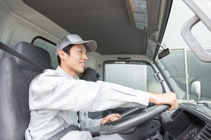 《北相馬郡利根町》週払いOK・6ｔ車でのスーパーやセンターへの3温帯食品の配送ドライバー！（Web面接OK・超高収入）