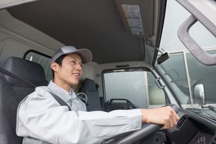 《河内郡上三川町》週払いOK・4ｔ車での家電量販店への家電製品の配送ドライバー！（Web面接OK・土日祝休み）