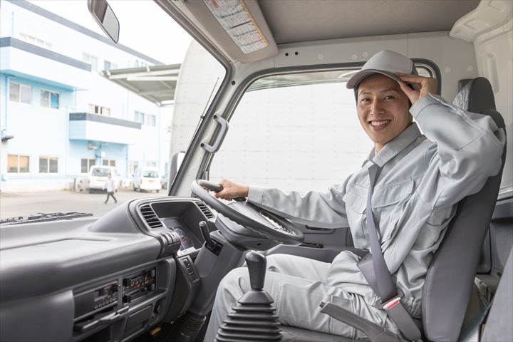 《練馬区》週払いOK・1.5ｔ車での企業などへの電気機器の配送ドライバー！（Web面接OK・高時給）