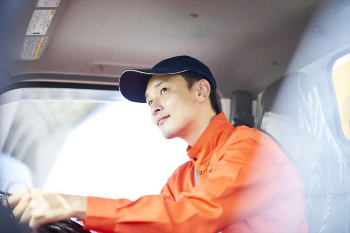 《羽島郡岐南町》週払いOK・2ｔ車でのタイヤの集配ドライバー！（週休2日・期間限定2022年4月末迄）