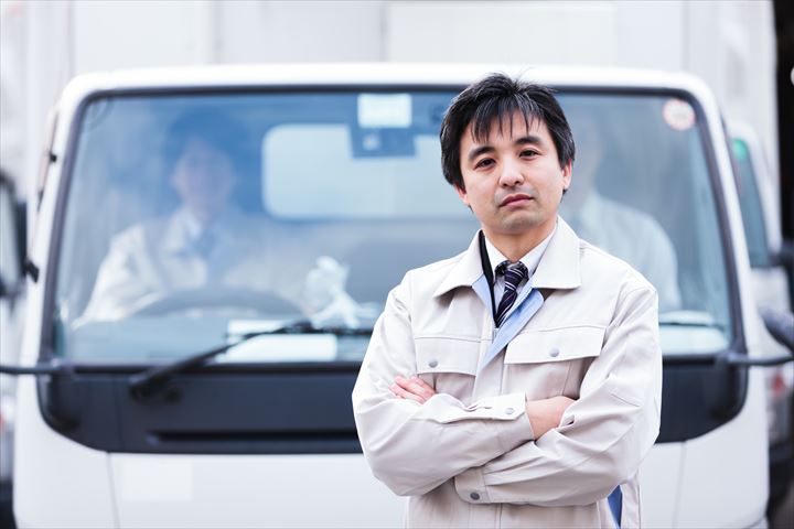 《前橋市》週払いOK・2ｔ車での3温帯食品の配送ドライバー！（高収入・日勤帯）