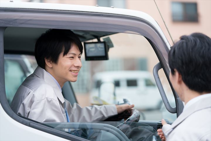 《大田区》週払いOK・2ｔ～3ｔ車での医療廃棄物の回収ドライバー！（Web面接OK・高時給）