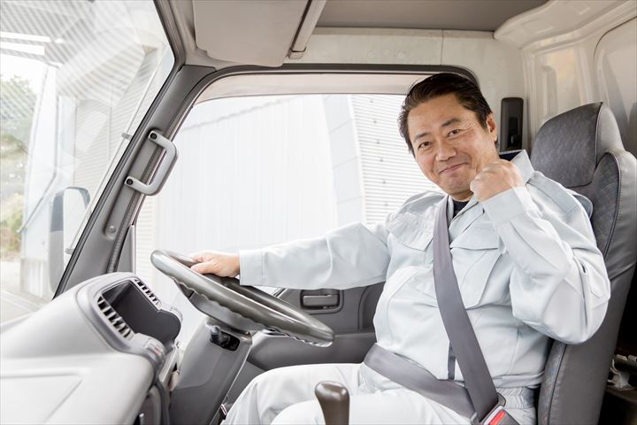 《横浜市緑区》週払いOK・2ｔ車での一般事業系廃棄物の収集ドライバー！（Web面接OK・高時給）