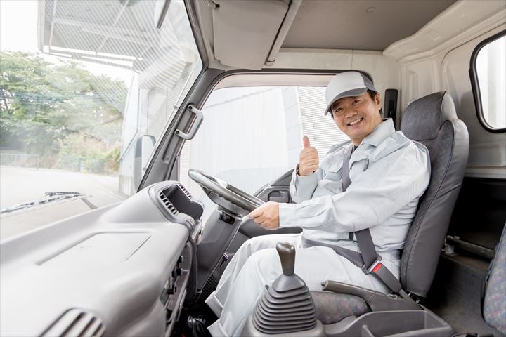 《守口市》週払いOK・4ｔ増トン車でのスーパーへのドライ商品の配送ドライバー！（Web面接OK・週休2日）