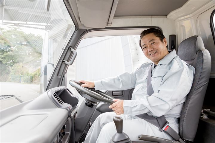 《市川市》週払いOK・2ｔ車での営業所や店舗への建材や塩化ビニールホースの配送ドライバー！（Web面接OK・土日祝休み）