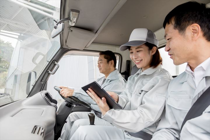 《高崎市》週払いOK・自販機へのベンディング作業の助手スタッフ！（未経験歓迎・シニア活躍中）