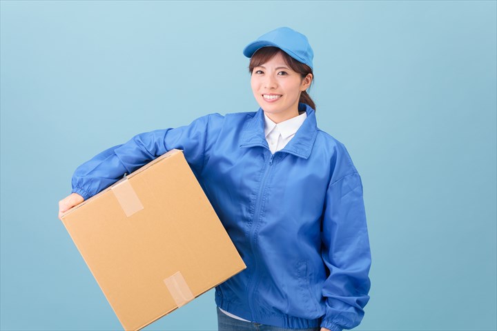 《常総市》週払いOK・4ｔ車での食品の店舗配送ドライバー！（高収入・週休2日）