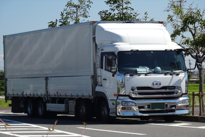 《江東区》週払いOK・普通車～大型車での自動車の陸送ドライバー！（Web面接OK・高時給）