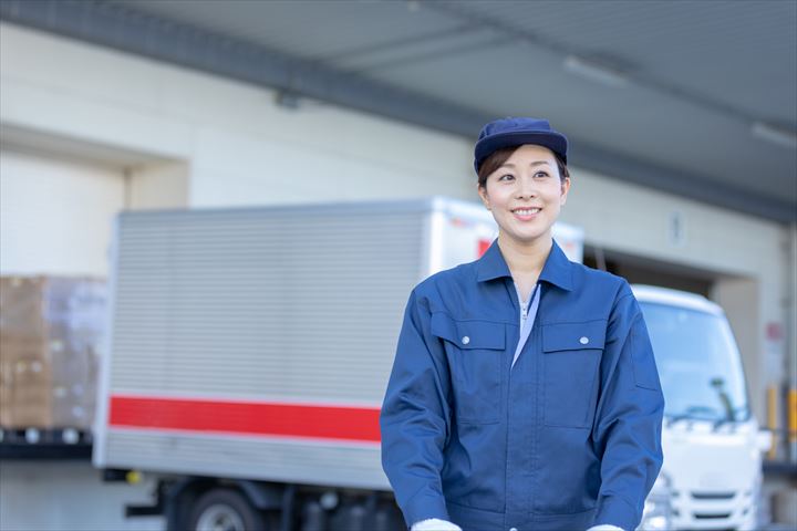 《府中市》週払いOK・3ｔ車でのスーパーへのチルド食品の配送ドライバー！（Web面接OK・高収入）