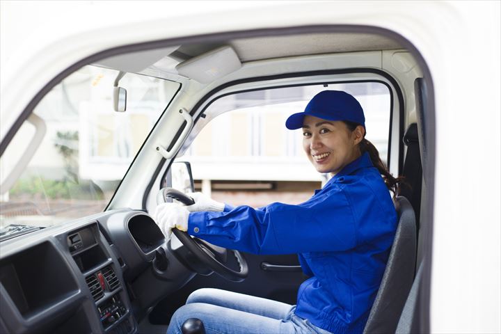 《渋谷区》週払いOK・2ｔ車でのチルド、ドライ品の配送ドライバー！（Web面接OK・高時給）