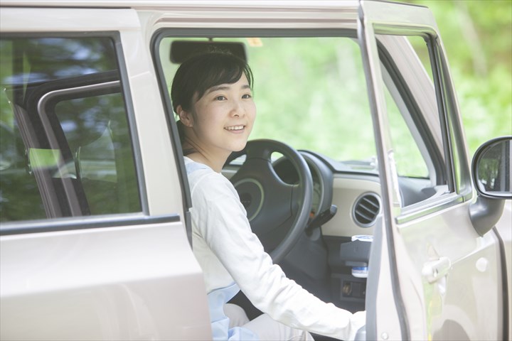 《中央区》週払いOK・ハイエースでの生徒の送迎ドライバー！（高時給・土日休み）