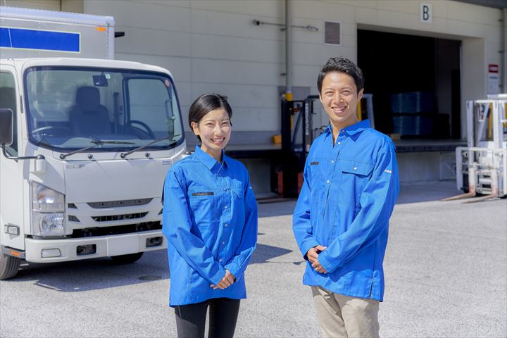 《立川市》週払いOK・4ｔ車でのスーパーへのチルドやドライ商品の配送ドライバー！（Web面接OK・高収入）