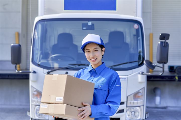 《太田市》週払いOK・4ｔ車でのお菓子のセンター間配送ドライバー！（土日祝休み・日勤）