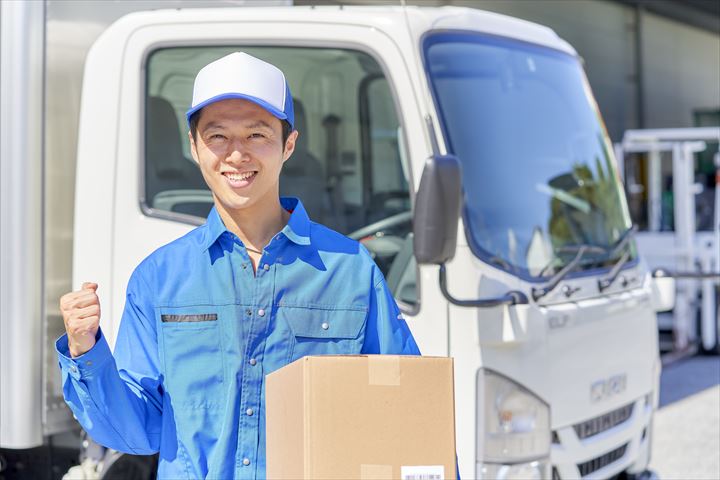 《海老名市》週払いOK・3ｔ車でのチルド食品のコンビニ配送ドライバー！（Web面接OK・高収入）