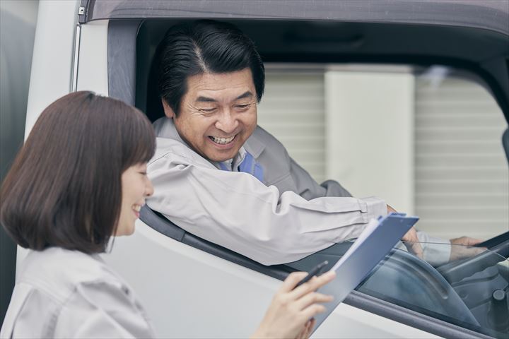 《彦根市》週払いOK・4ｔ車での豆腐などの食品のセンター間配送ドライバー！（16:00～21:00短時間・週1日～OK）