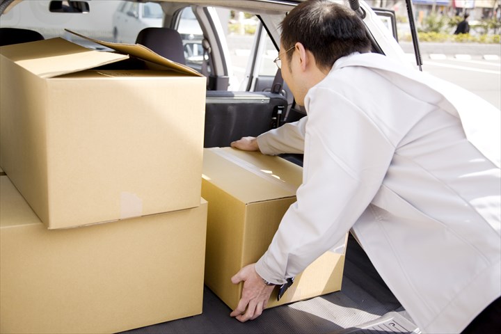 《名古屋市中区》週払いOK・普通車での企業や店舗などへの国際貨物の集配ドライバー！Web面接OK・高収入）