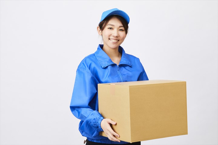 《所沢市》週払いOK・4ｔ車でのスーパーへのチルド品配送ドライバー！（週休2日・高収入）