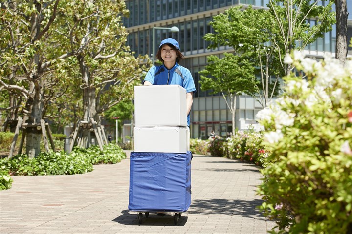 《川崎市中原区》週払いOK・手押し台車での個人宅への商品の配送スタッフ！（Web面接OK・週1～相談可）