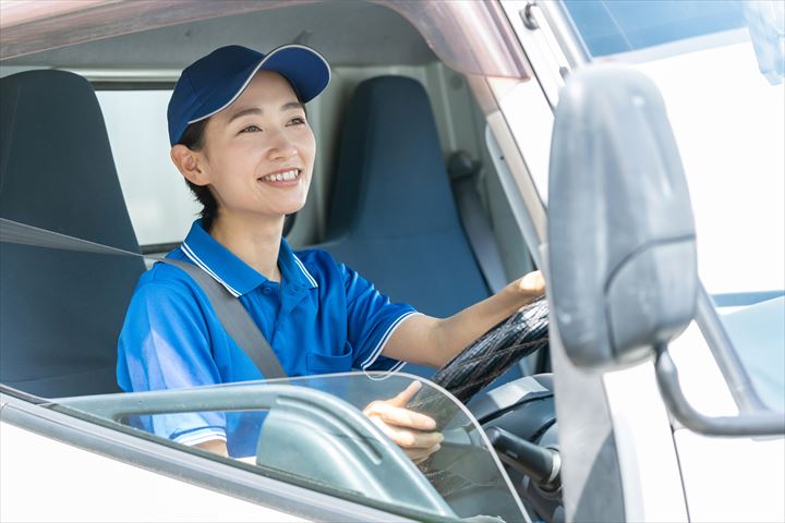 《神戸市西区》週払いOK・3ｔ車での三温帯食品の店舗配送ドライバー！（週休2日・高時給）
