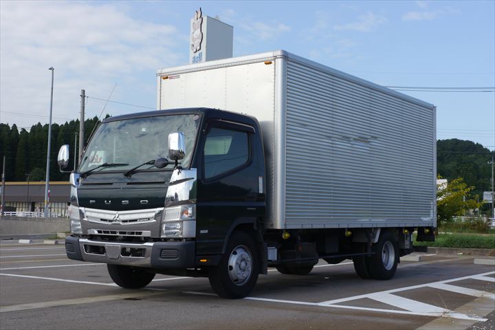 《美濃加茂市》週払いOK・2ｔ車でのタイヤの店舗集配ドライバー！（Web面接OK・日勤）