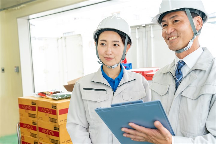 《江東区》週払いOK・2ｔ～3ｔ車でのスーパーへのフローズン商品配送ドライバー！（Web面接OK・高収入）