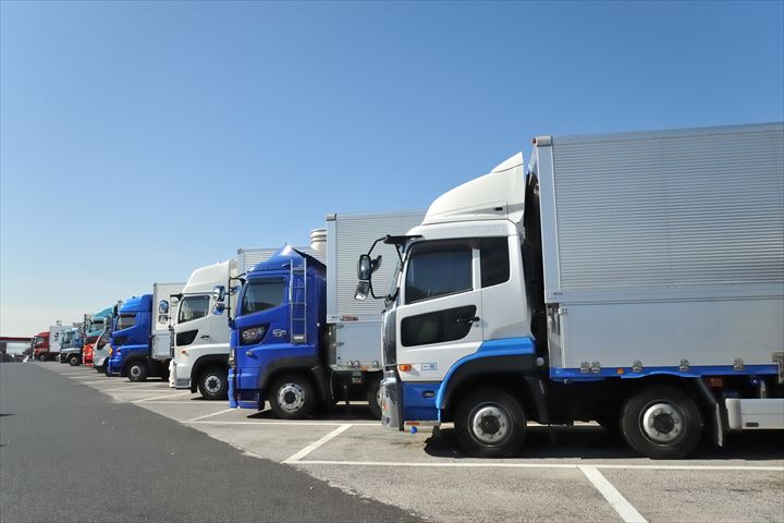 《比企郡川島町》週払いOK・大型車でのお肉のセンター間配送ドライバー！（Web面接OK・週休2日）