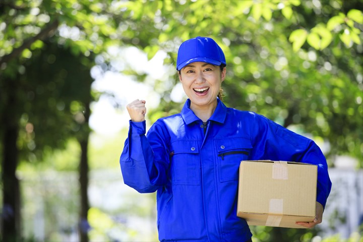 《横浜市緑区》週払いOK・3ｔ車での百貨店へのチルド品配送ドライバー！（固定休み・期間限定2021年4月末迄）