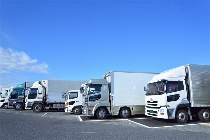 《利根郡片品村》週払いOK・大型車での水のセンター間配送ドライバー！（Web面接OK・高時給）