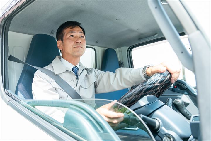 《相模原市南区》週払いOK・2ｔ車でのお酒の配送ドライバー！（高時給・週休2日）