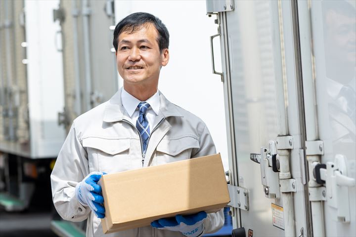 《船橋市》週払いOK・2ｔ車でのドライ品の店舗配送ドライバー！（Web面接OK・高収入）