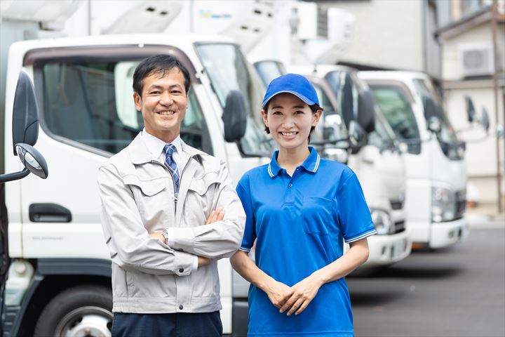 《周南市》週払いOK・2ｔ車での企業向け一般貨物の集配ドライバー！（高日収・土日祝休み）