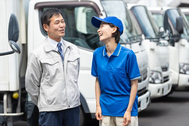 《大和郡山市》週払いOK・4ｔ車での食品のセンター間配送ドライバー！（短時間10:30～16:30・業務延長ほぼ無し）