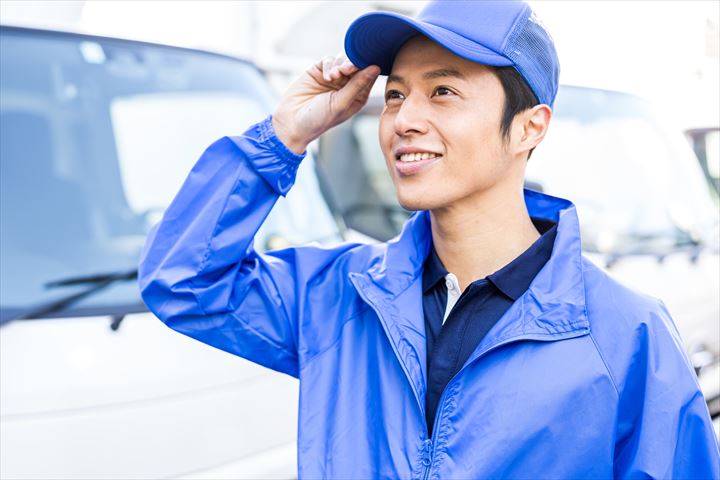 《中央区》週払いOK・1ｔ車での氷やドライアイスの店舗配送ドライバー！（Wワーク・高時給）