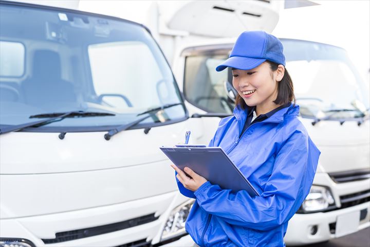 《八幡市》週払いOK・大型車でのスーパーへのチルド品の配送ドライバー！（Web面接OK・週休2日）