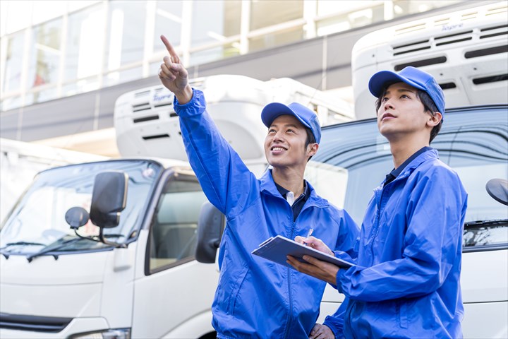 《尼崎市》週払いOK・4ｔ車での冷蔵食品のセンター間配送ドライバー！（Web面接OK・WワークOK）