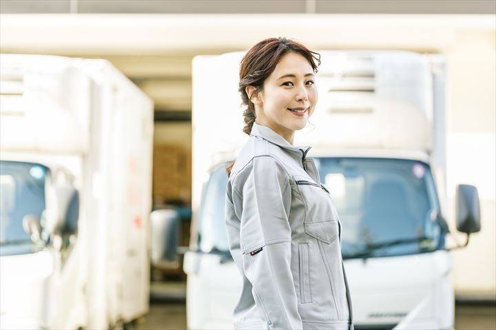 《千葉市花見川区》週払いOK・4ｔ増トン車での食品等の店舗配送ドライバー！（高収入・週休2日）